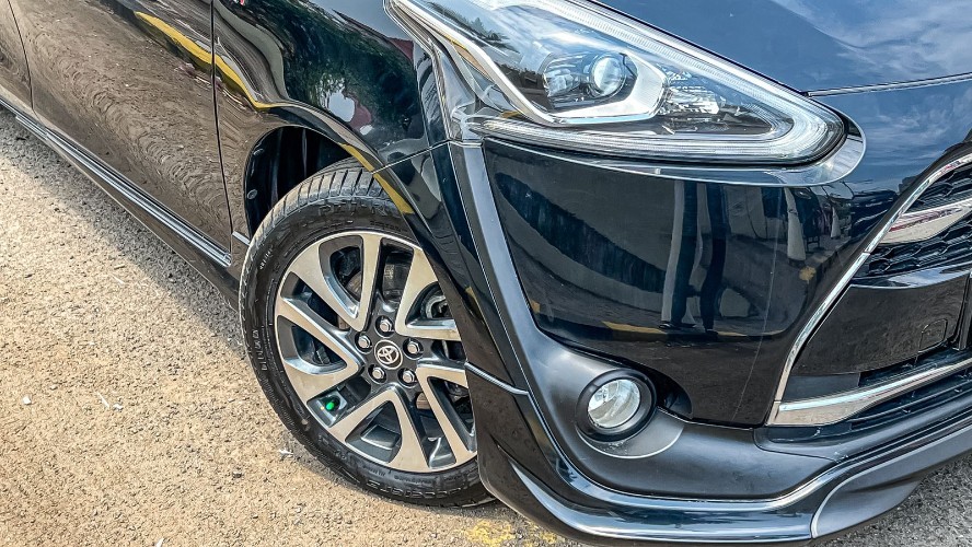 2017 Toyota Sienta 2017 Toyota Sienta