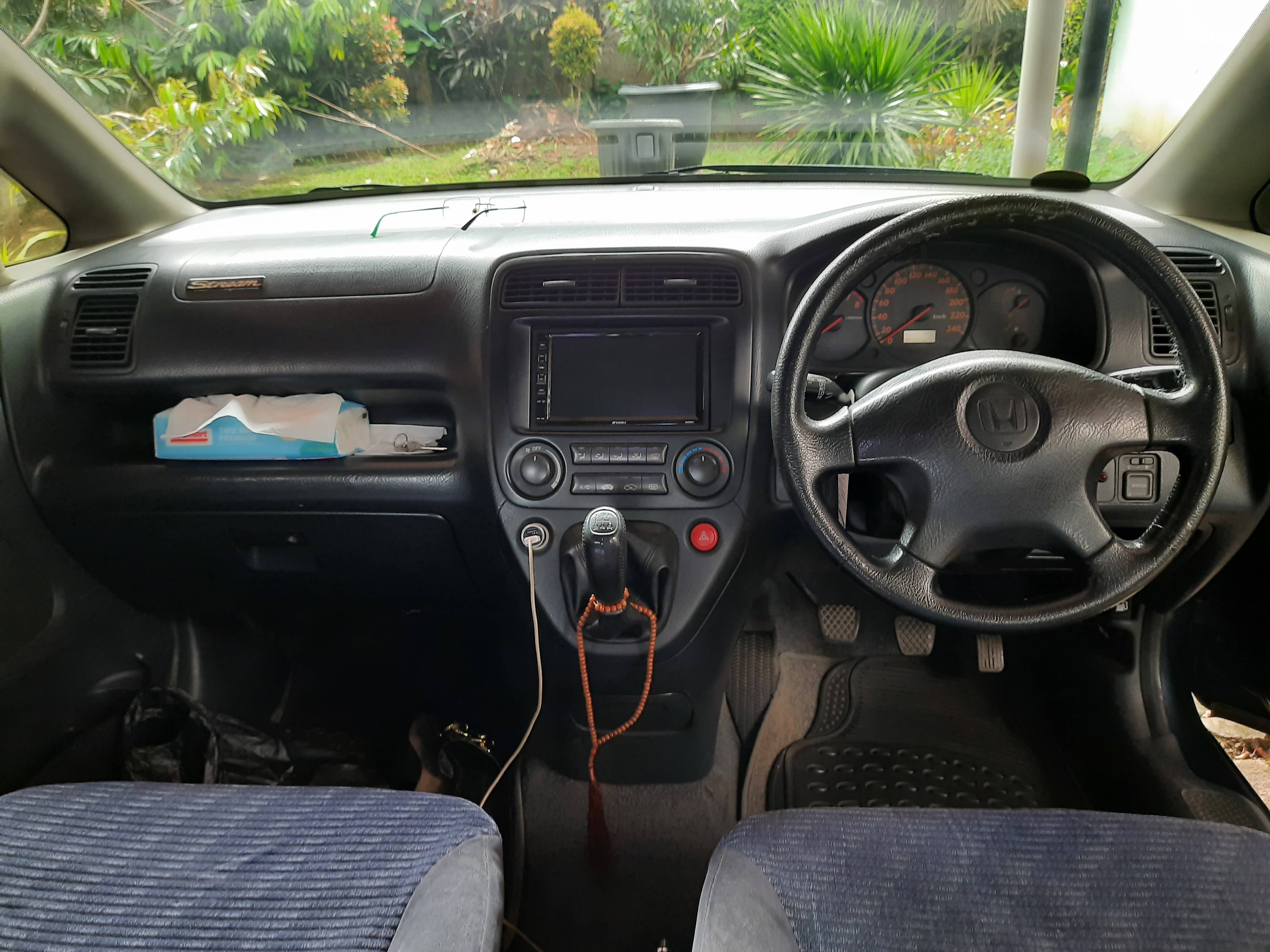 2002 Honda Stream T:1.7 M/T 2002 Honda Stream T:1.7 M/T