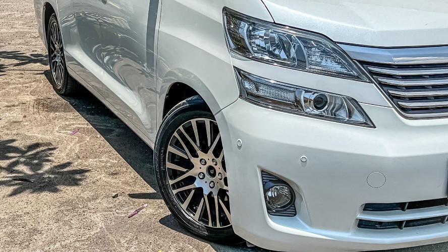 2011 Toyota Vellfire 2011 Toyota Vellfire