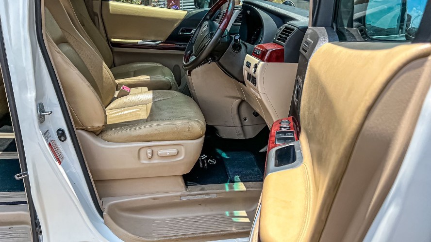 2011 Toyota Vellfire 2011 Toyota Vellfire