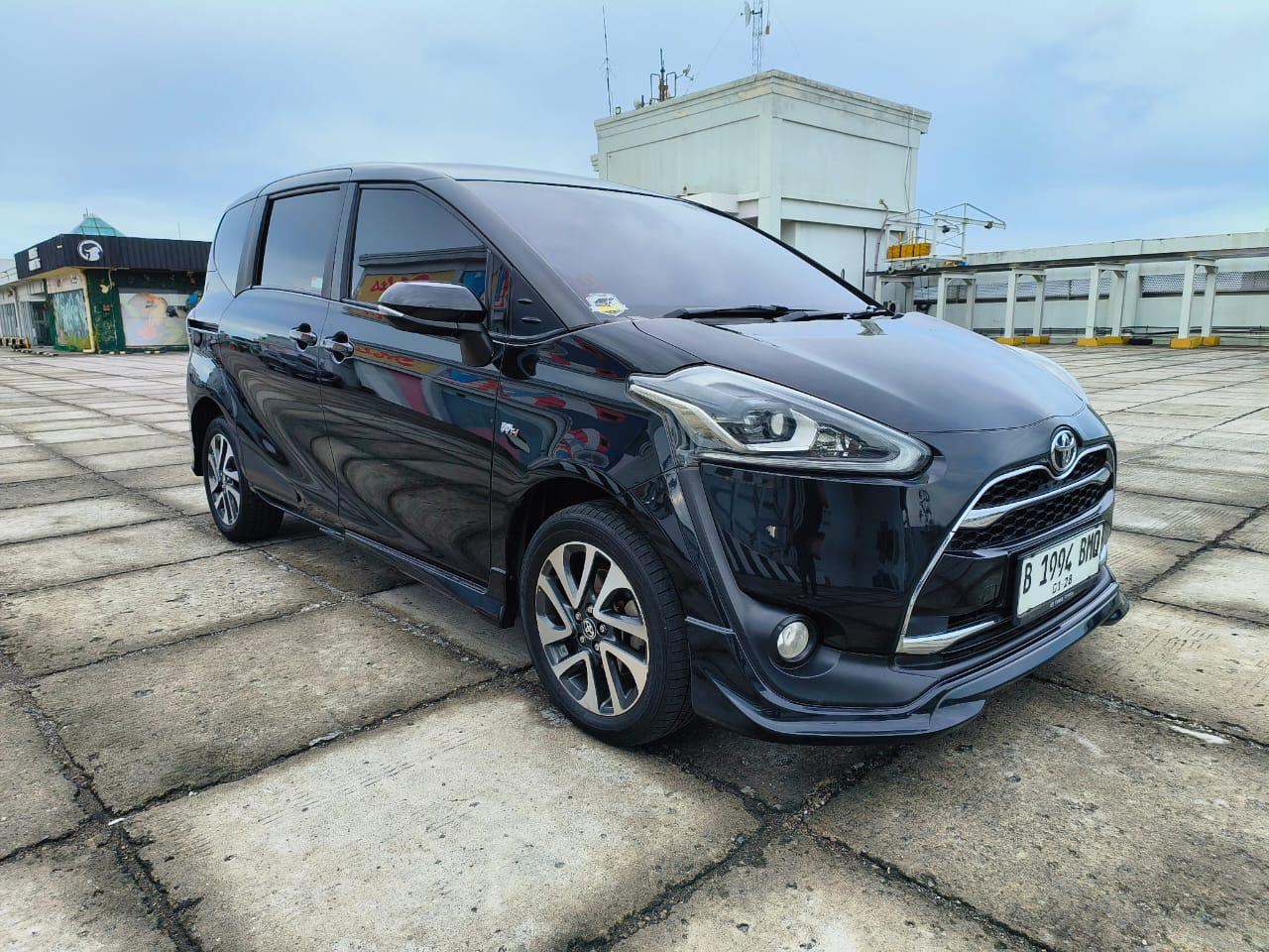 2017 Toyota Sienta 2017 Toyota Sienta