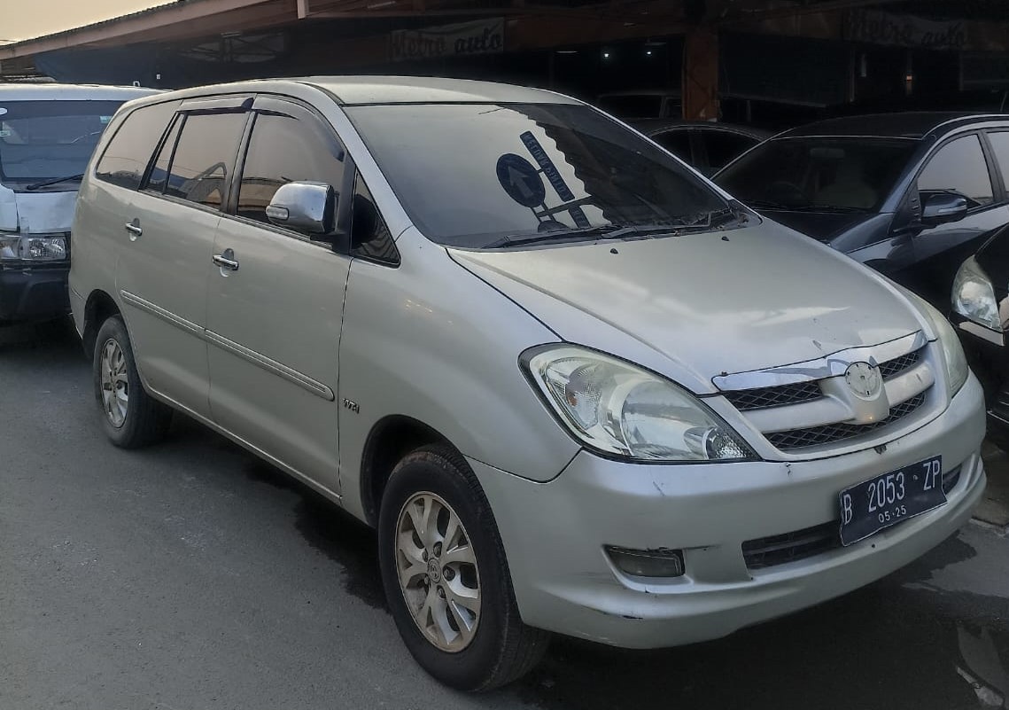 2012 Toyota Kijang Innova Bekas 2012 Toyota Kijang Innova Bekas