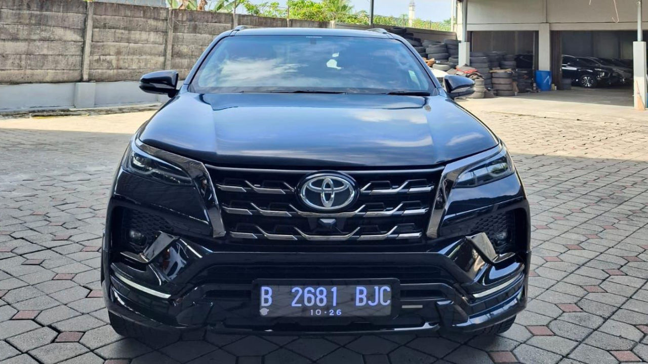 2021 Toyota Fortuner 2.4 GR Sport AT