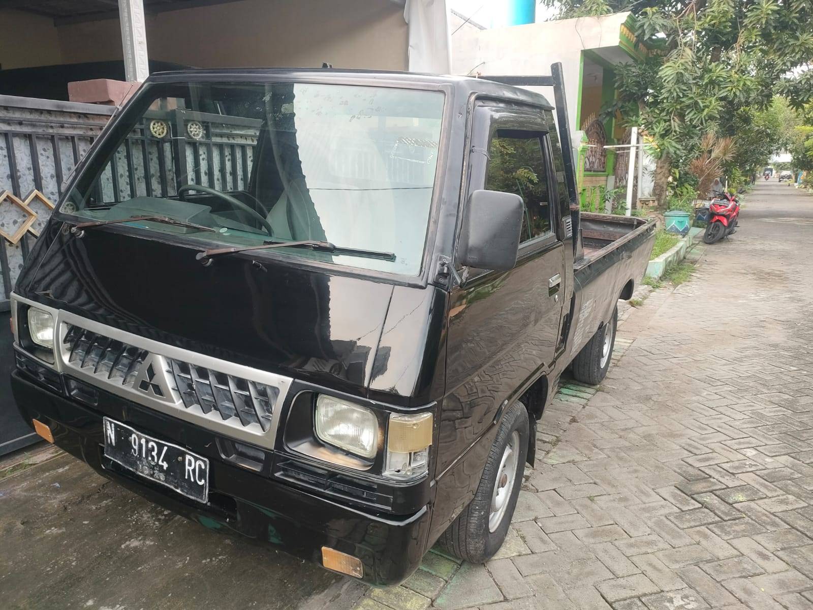 2011 Mitsubishi L300 Pickup Standard 2011 Mitsubishi L300 Pickup Standard