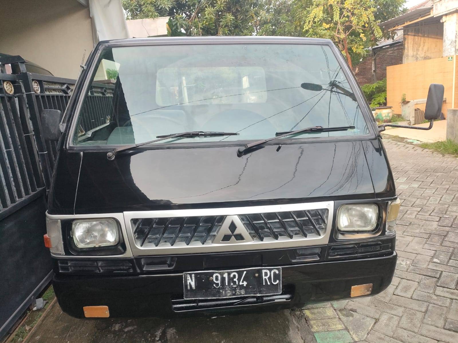 2011 Mitsubishi L300 Pickup Standard Bekas 2011 Mitsubishi L300 Pickup Standard Bekas