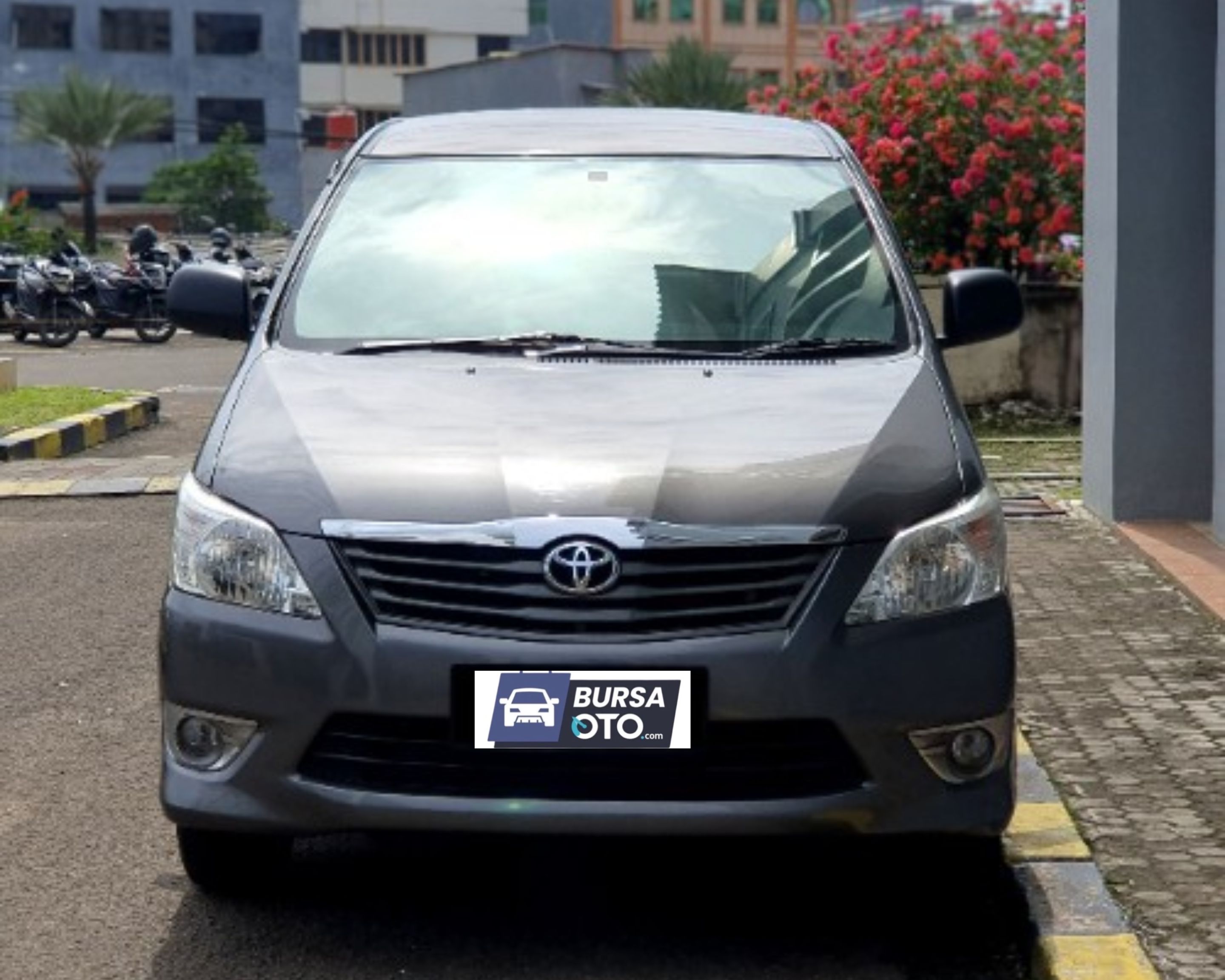 Second Hand 2014 Toyota Innova Second Hand 2014 Toyota Innova