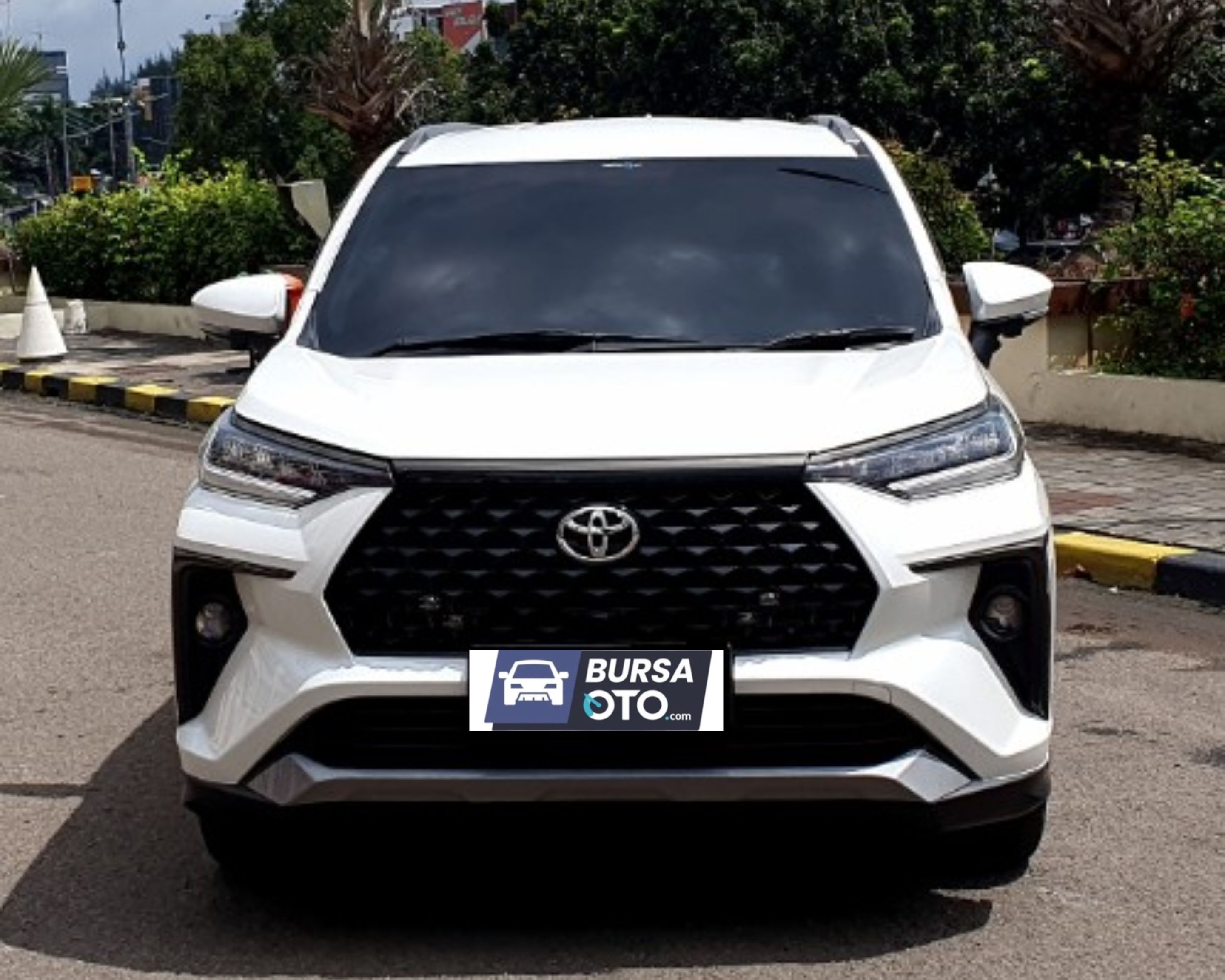 Second Hand 2023 Toyota Veloz Second Hand 2023 Toyota Veloz