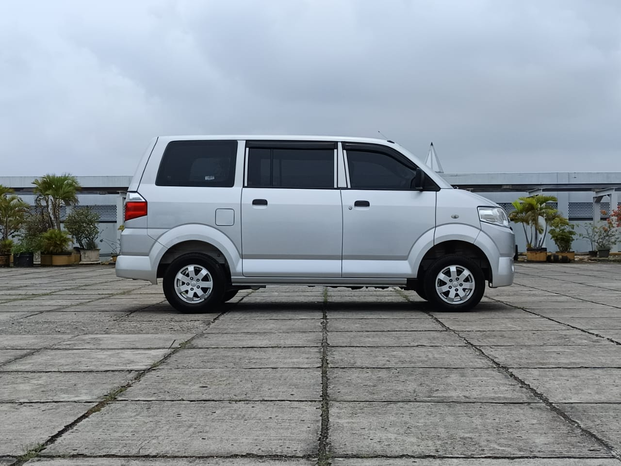 2013 Suzuki APV 2013 Suzuki APV