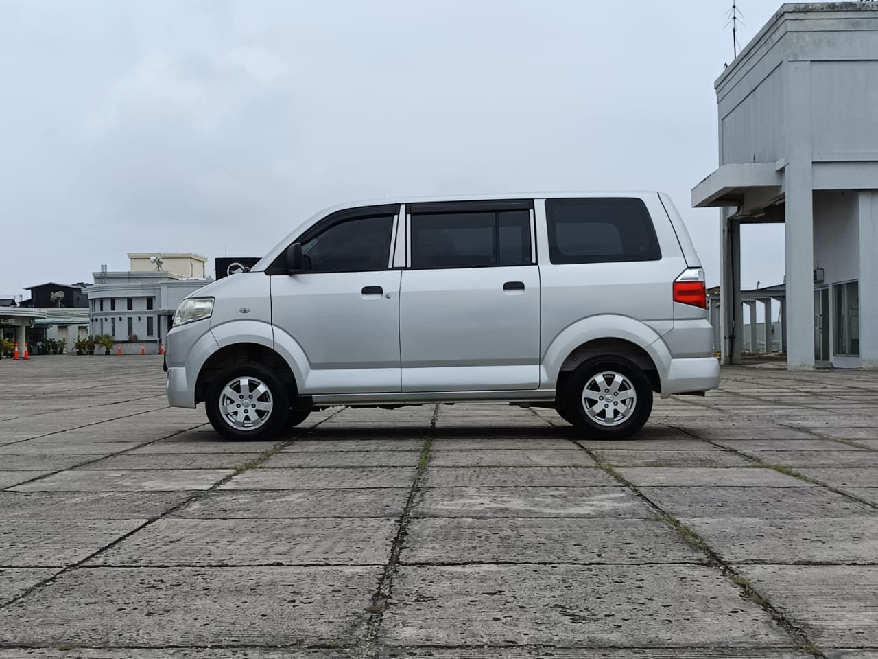 2013 Suzuki APV 2013 Suzuki APV