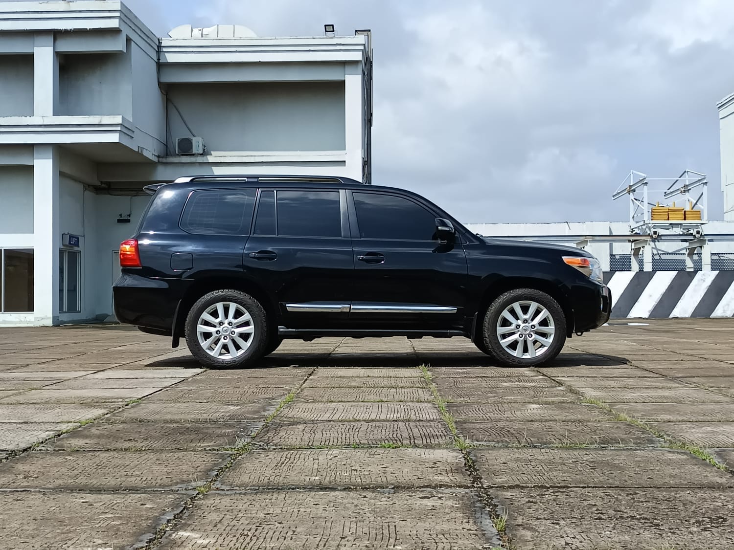 2013 Toyota Land Cruiser 2013 Toyota Land Cruiser