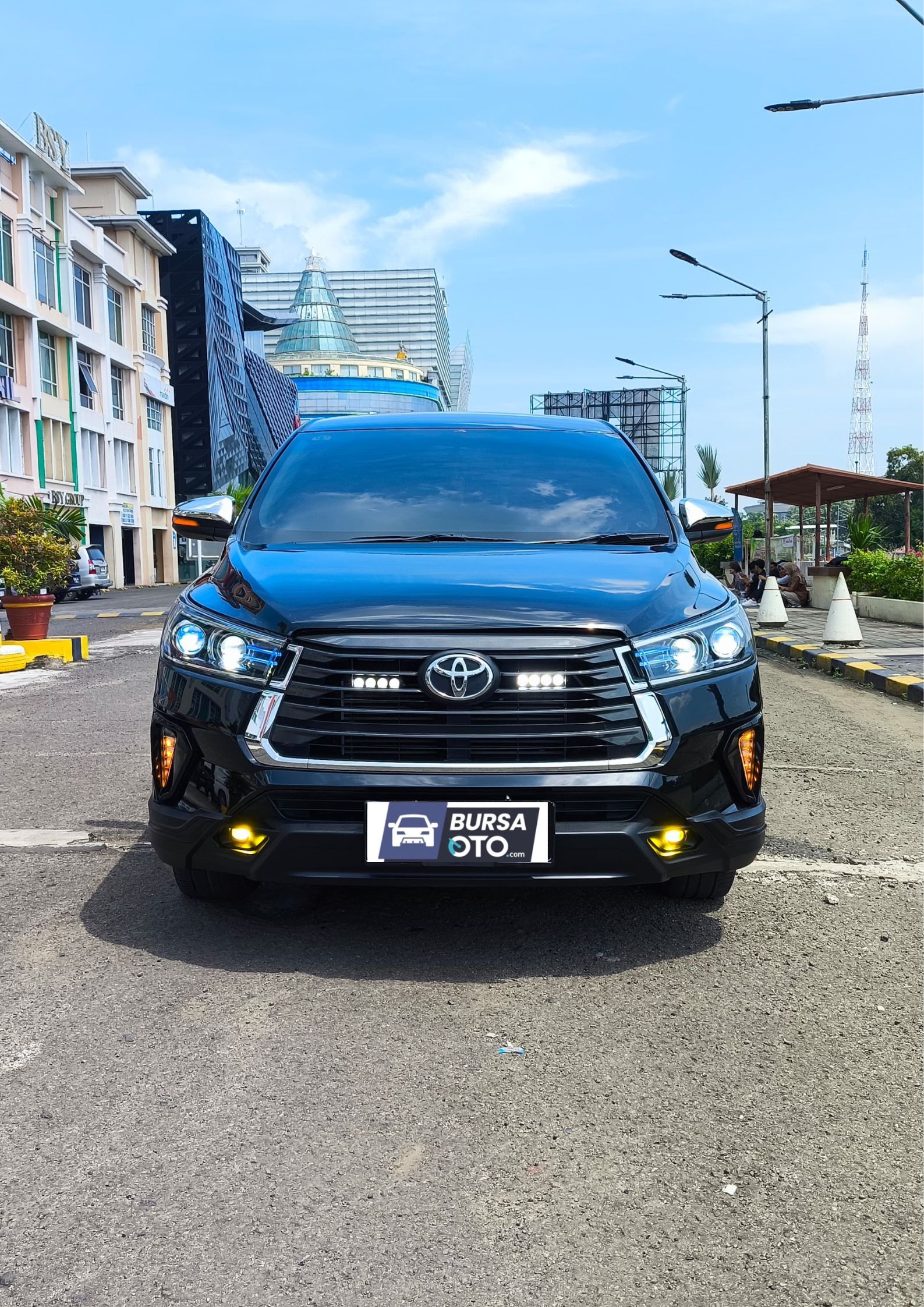 Second Hand 2023 Toyota Kijang Innova Zenix Hybrid EV Second Hand 2023 Toyota Kijang Innova Zenix Hybrid EV