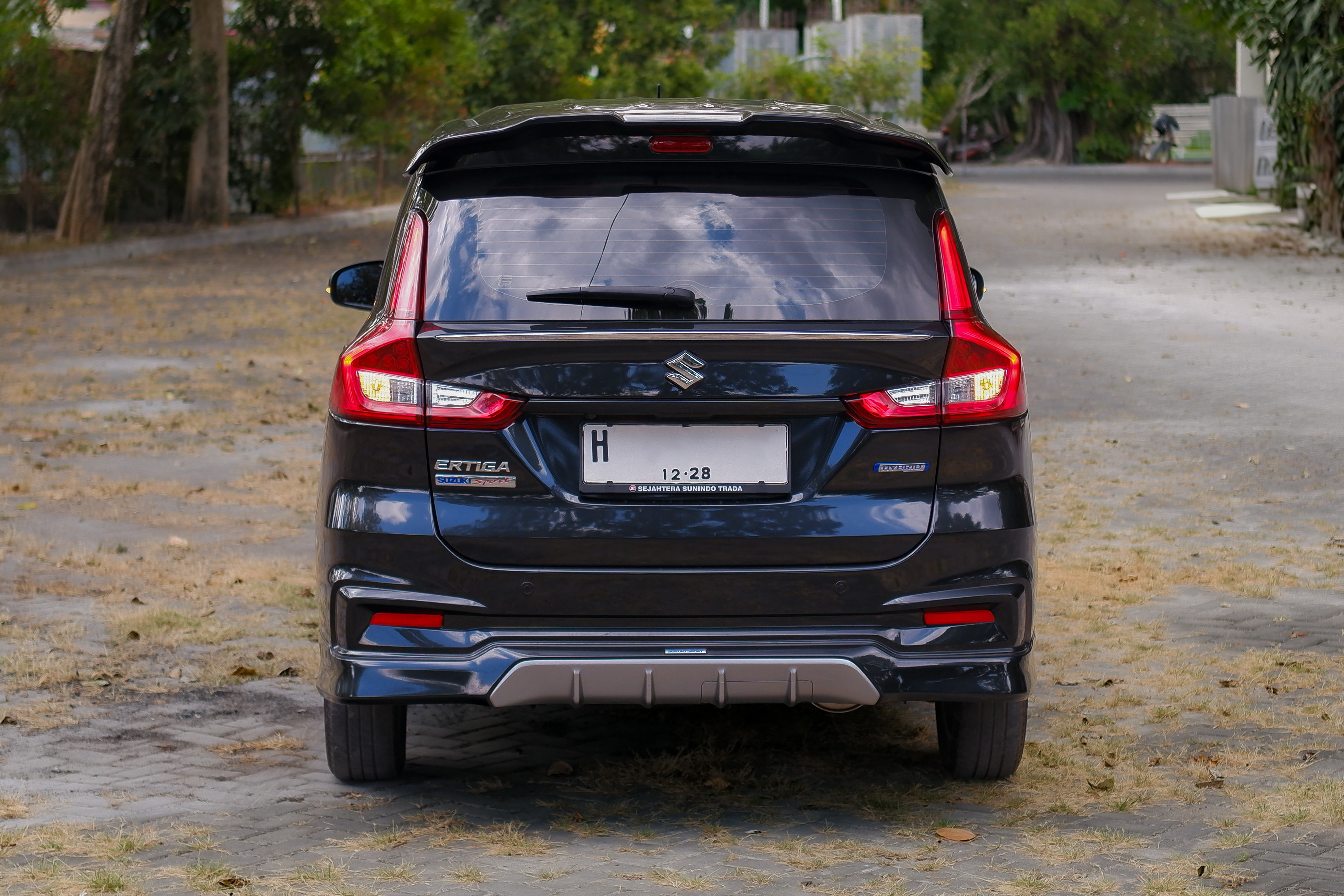 2023 Suzuki Ertiga Smart Hybrid SS AT 2023 Suzuki Ertiga Smart Hybrid SS AT