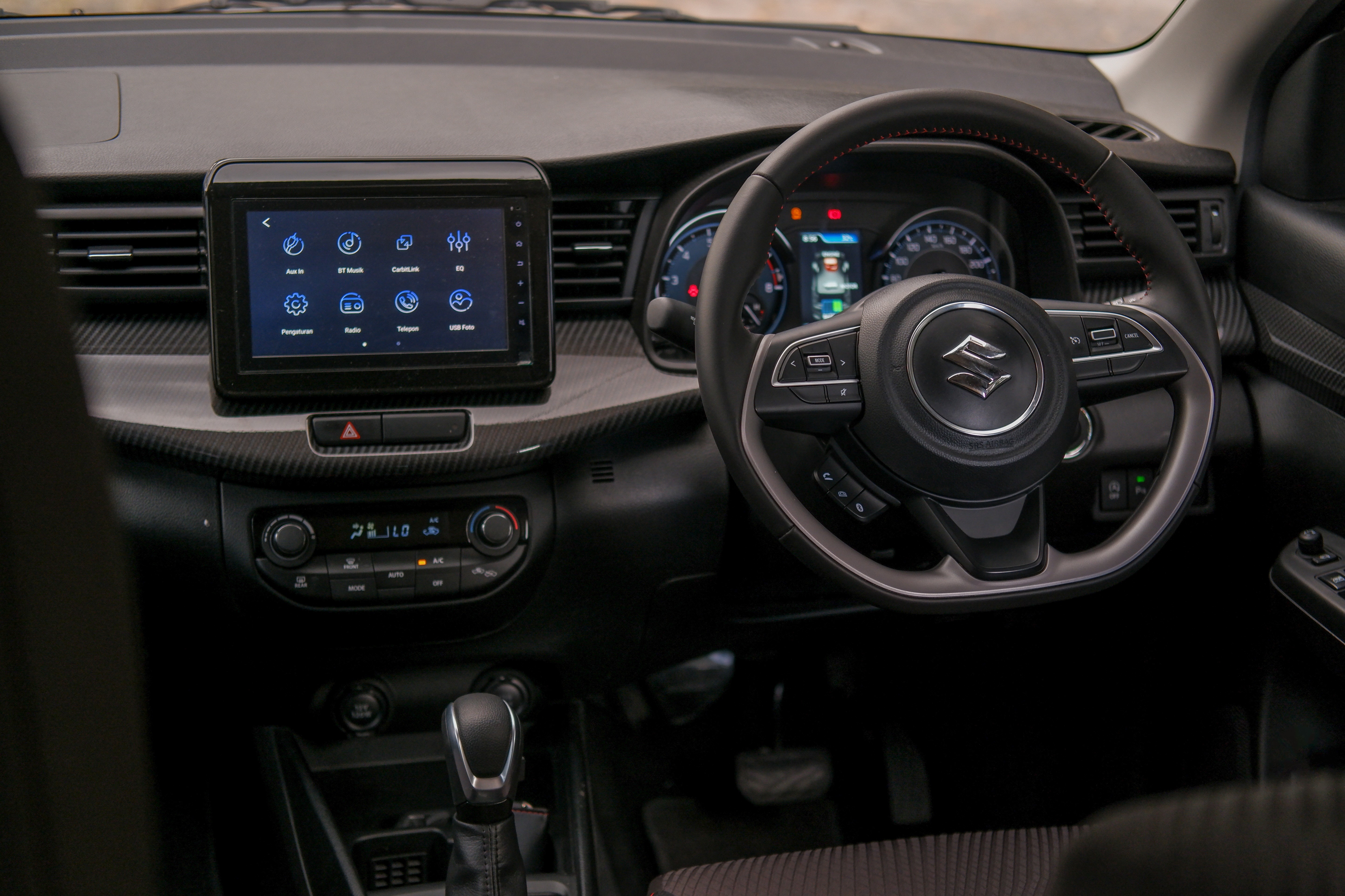 2023 Suzuki Ertiga Smart Hybrid SS AT 2023 Suzuki Ertiga Smart Hybrid SS AT