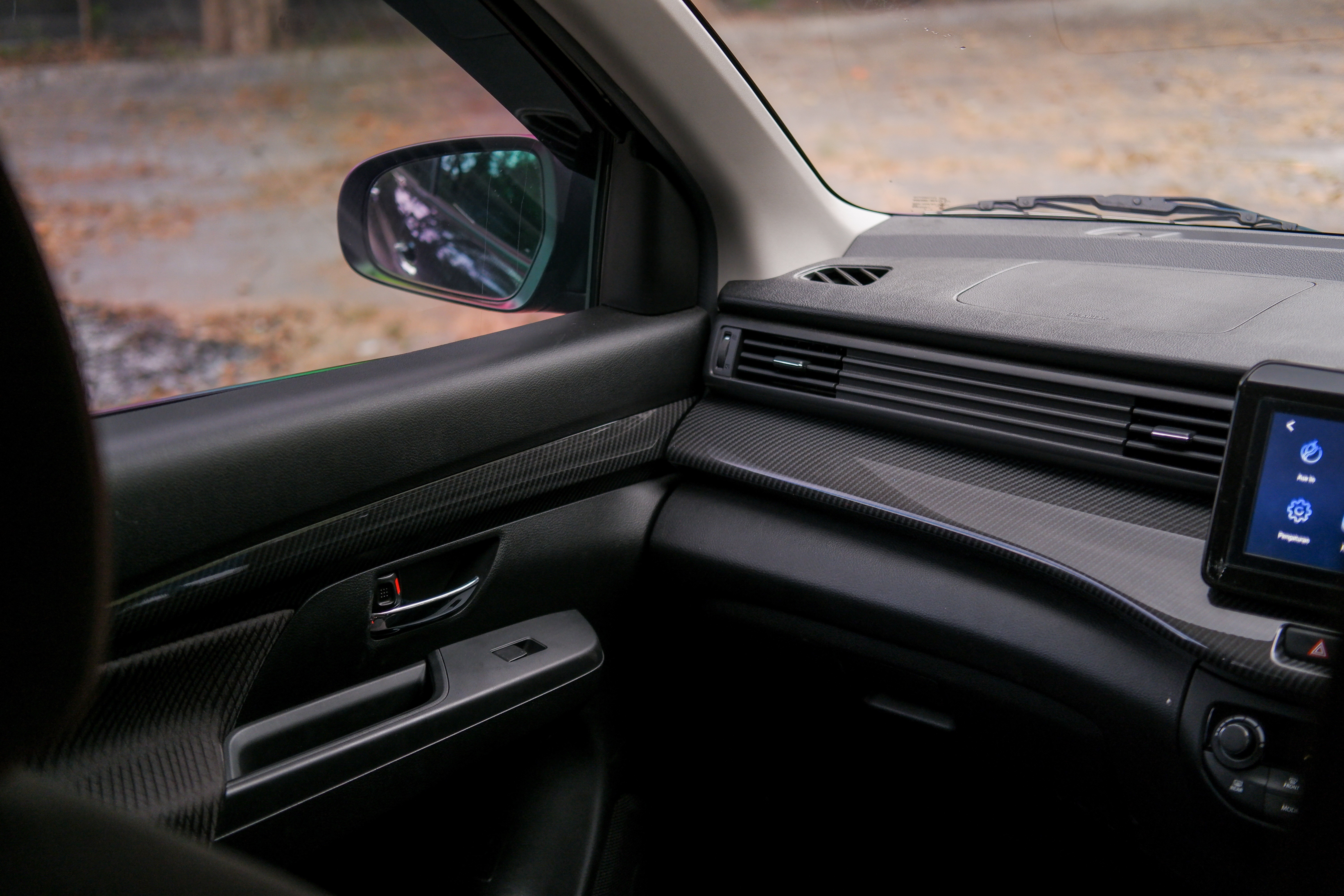 2023 Suzuki Ertiga Smart Hybrid SS AT 2023 Suzuki Ertiga Smart Hybrid SS AT