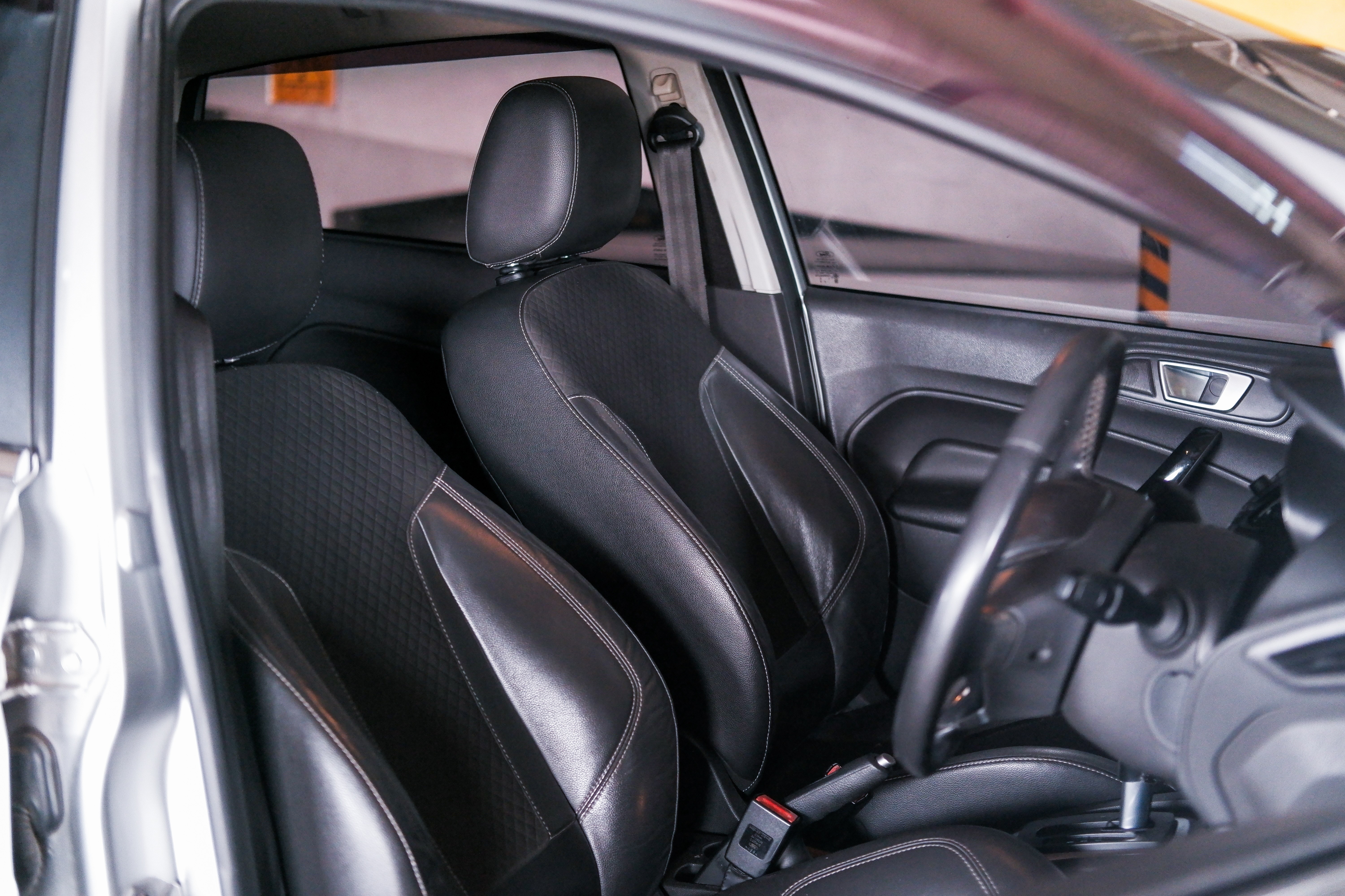 2015 Ford Fiesta  1.5L AT S 2015 Ford Fiesta  1.5L AT S