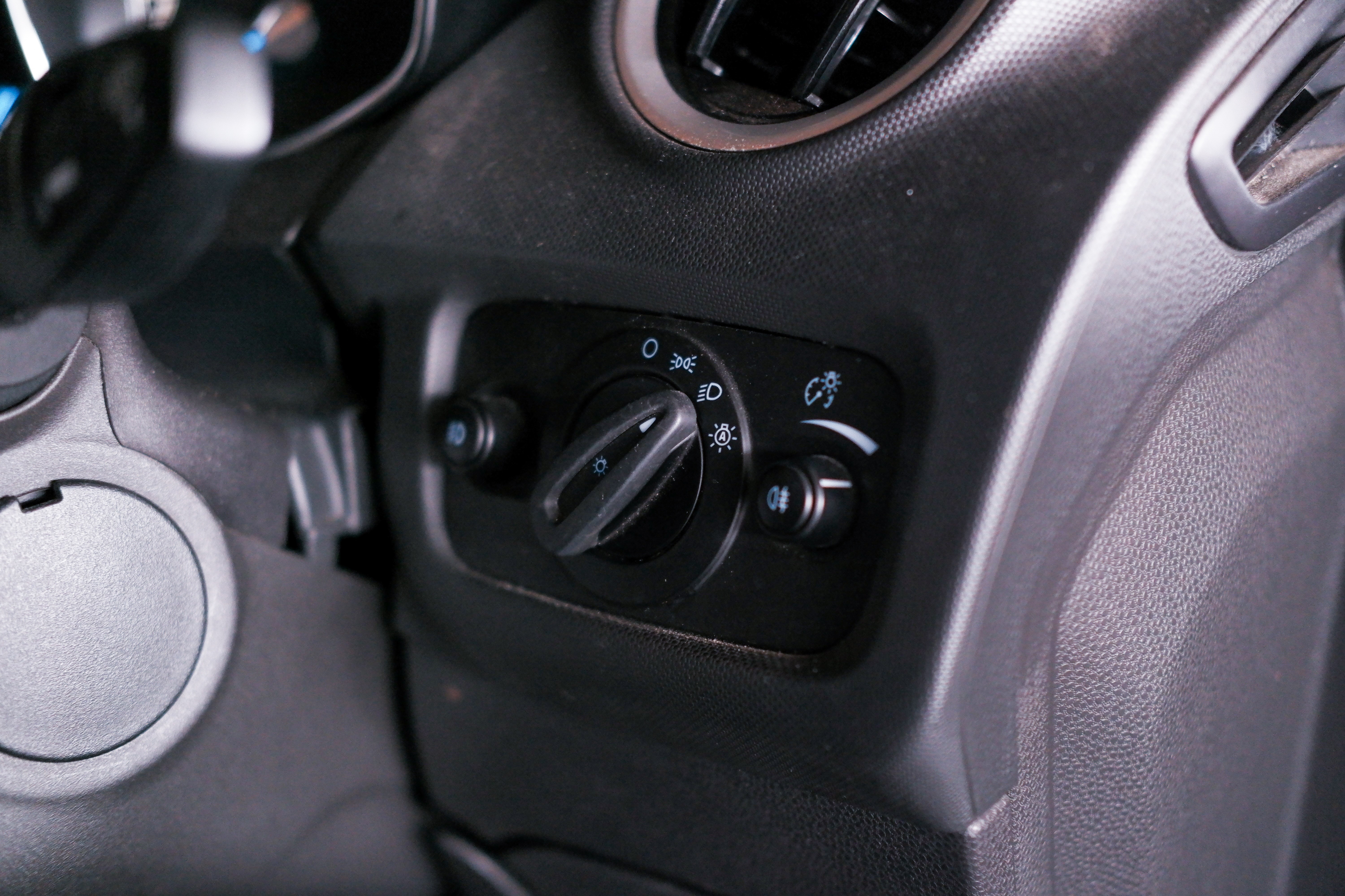 2015 Ford Fiesta  1.5L AT S 2015 Ford Fiesta  1.5L AT S