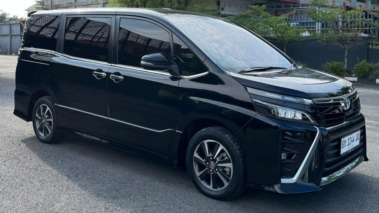 2018 Toyota Voxy 2.0L AT 2018 Toyota Voxy 2.0L AT