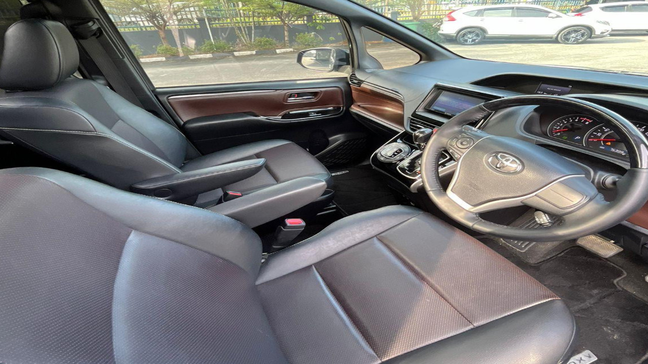 2018 Toyota Voxy 2.0L AT 2018 Toyota Voxy 2.0L AT