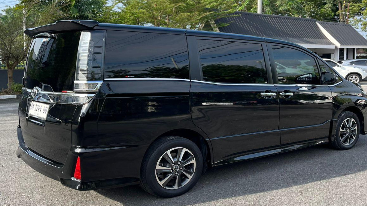 2018 Toyota Voxy 2.0L AT 2018 Toyota Voxy 2.0L AT