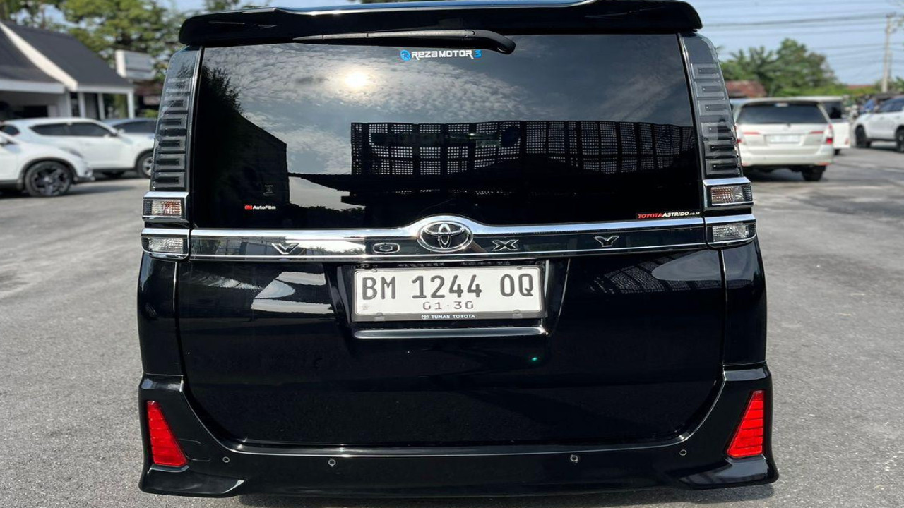 2018 Toyota Voxy 2.0L AT 2018 Toyota Voxy 2.0L AT