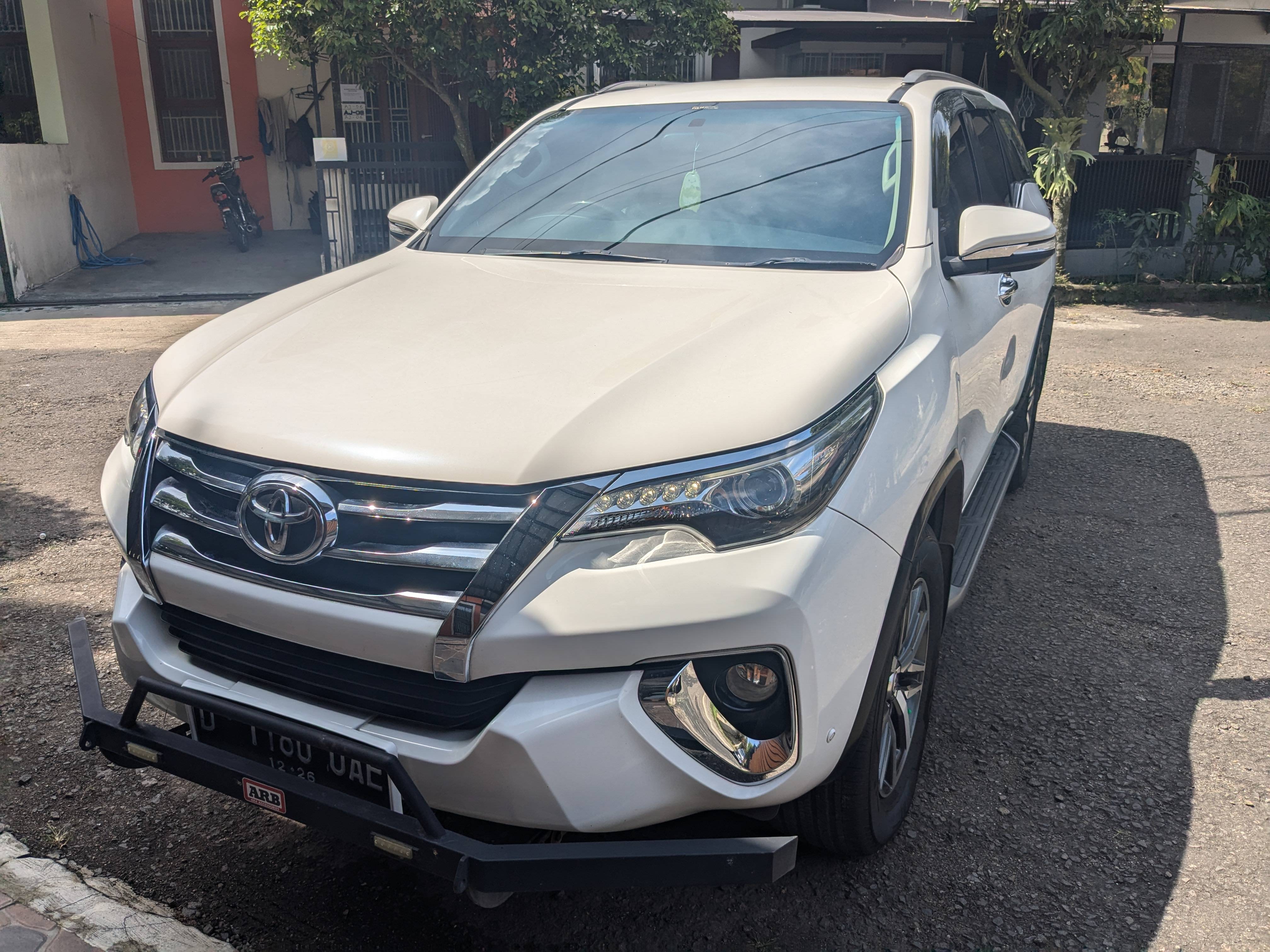 2016 Toyota Fortuner  VRZ 4X2 2.4 AT 2016 Toyota Fortuner  VRZ 4X2 2.4 AT