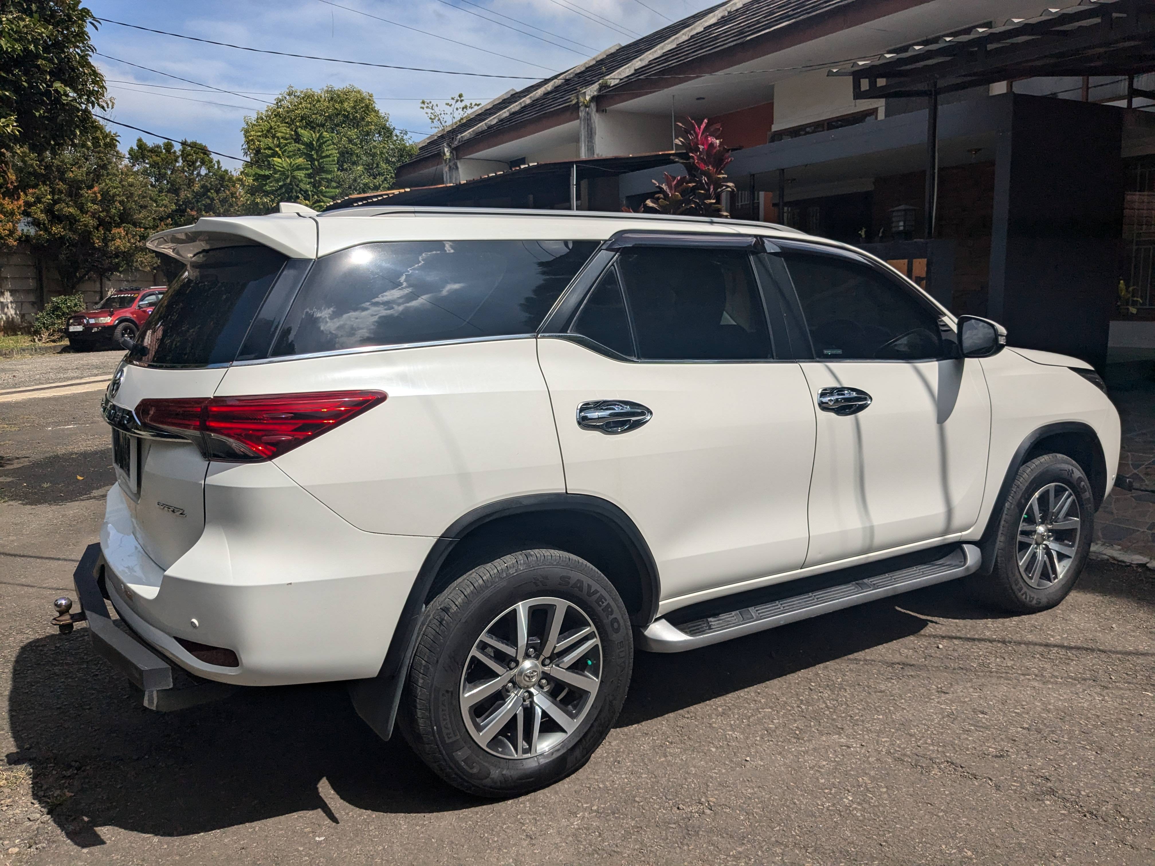 2016 Toyota Fortuner  VRZ 4X2 2.4 AT 2016 Toyota Fortuner  VRZ 4X2 2.4 AT