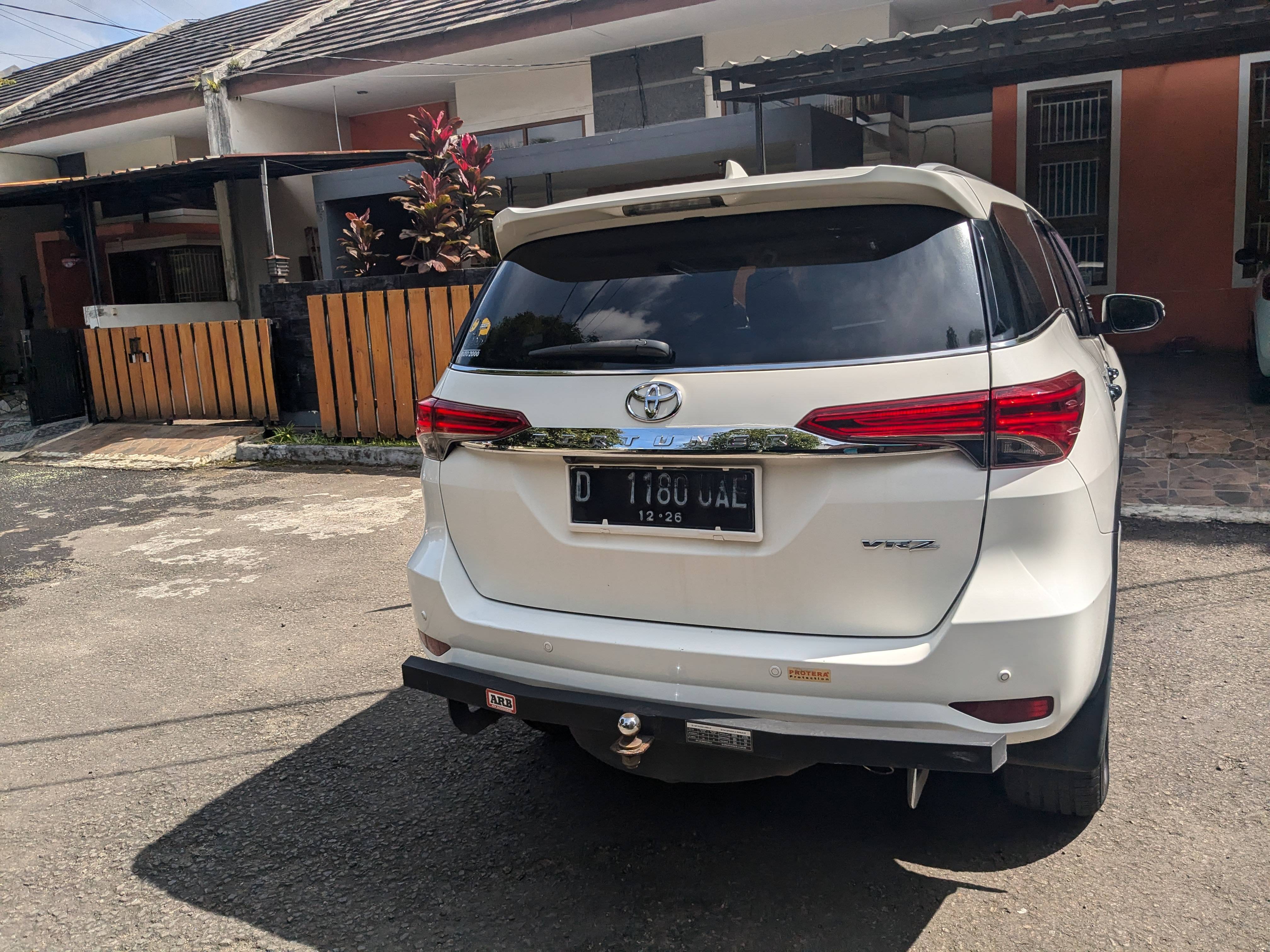 2016 Toyota Fortuner  VRZ 4X2 2.4 AT 2016 Toyota Fortuner  VRZ 4X2 2.4 AT