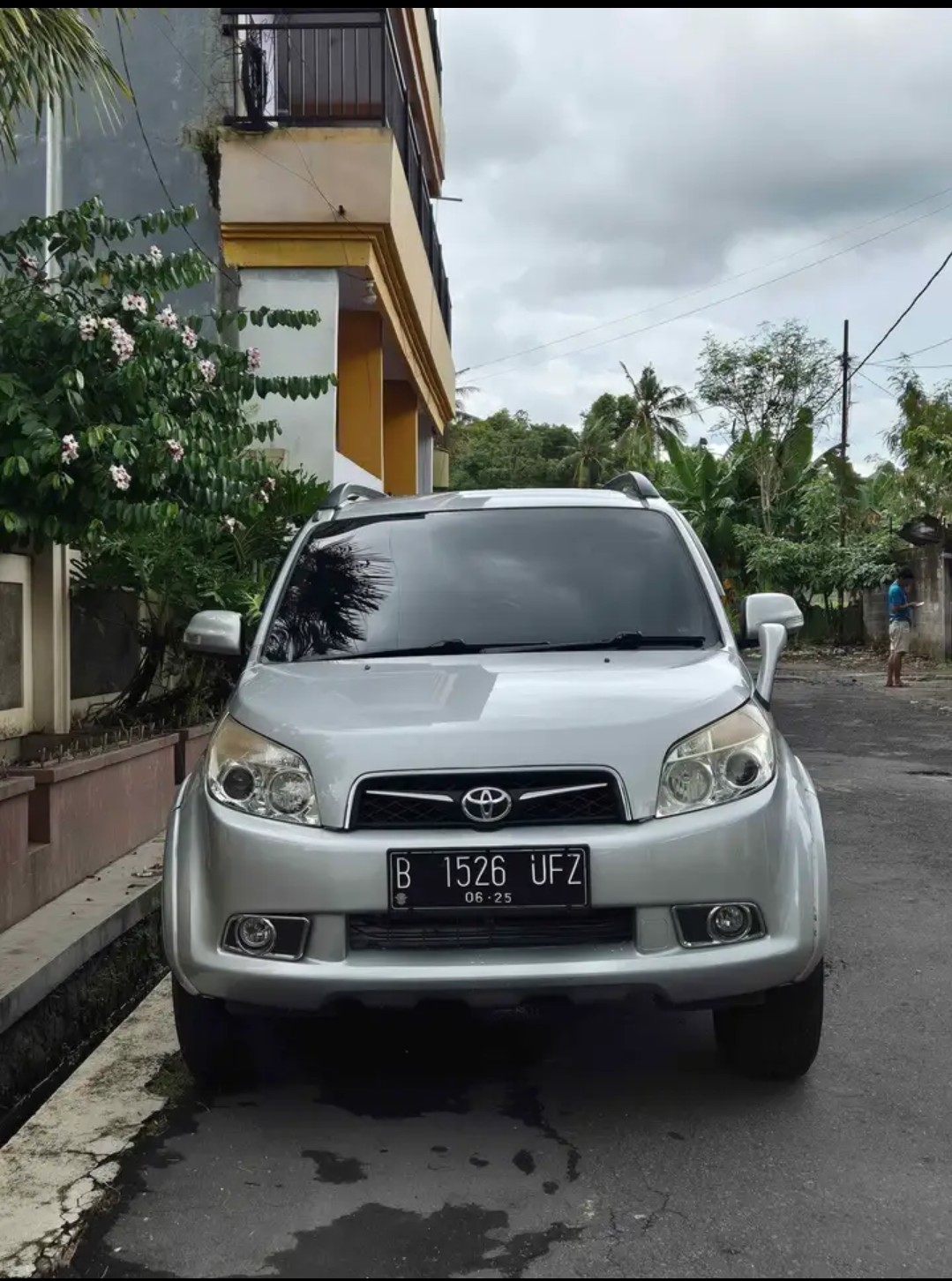 2010 Toyota Rush  S AT Bekas 2010 Toyota Rush  S AT Bekas