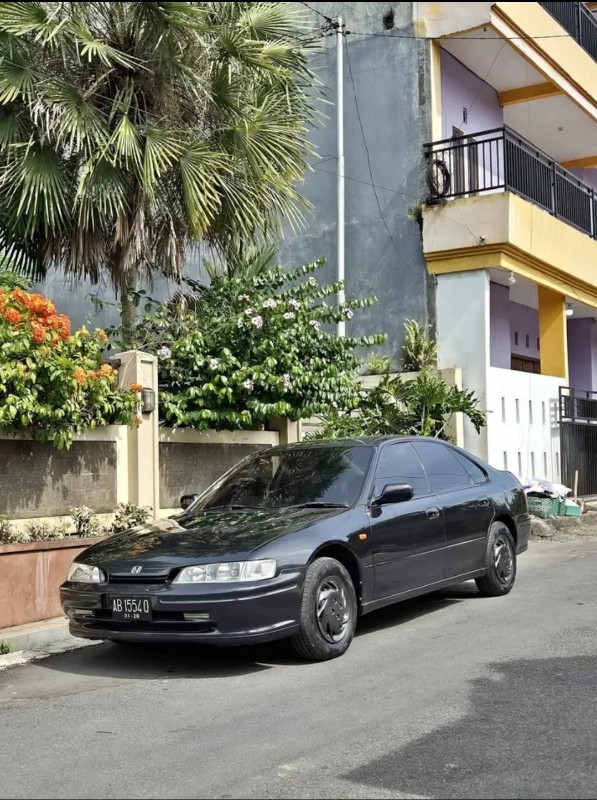 1996 Honda Accord VTI  2.3L AT