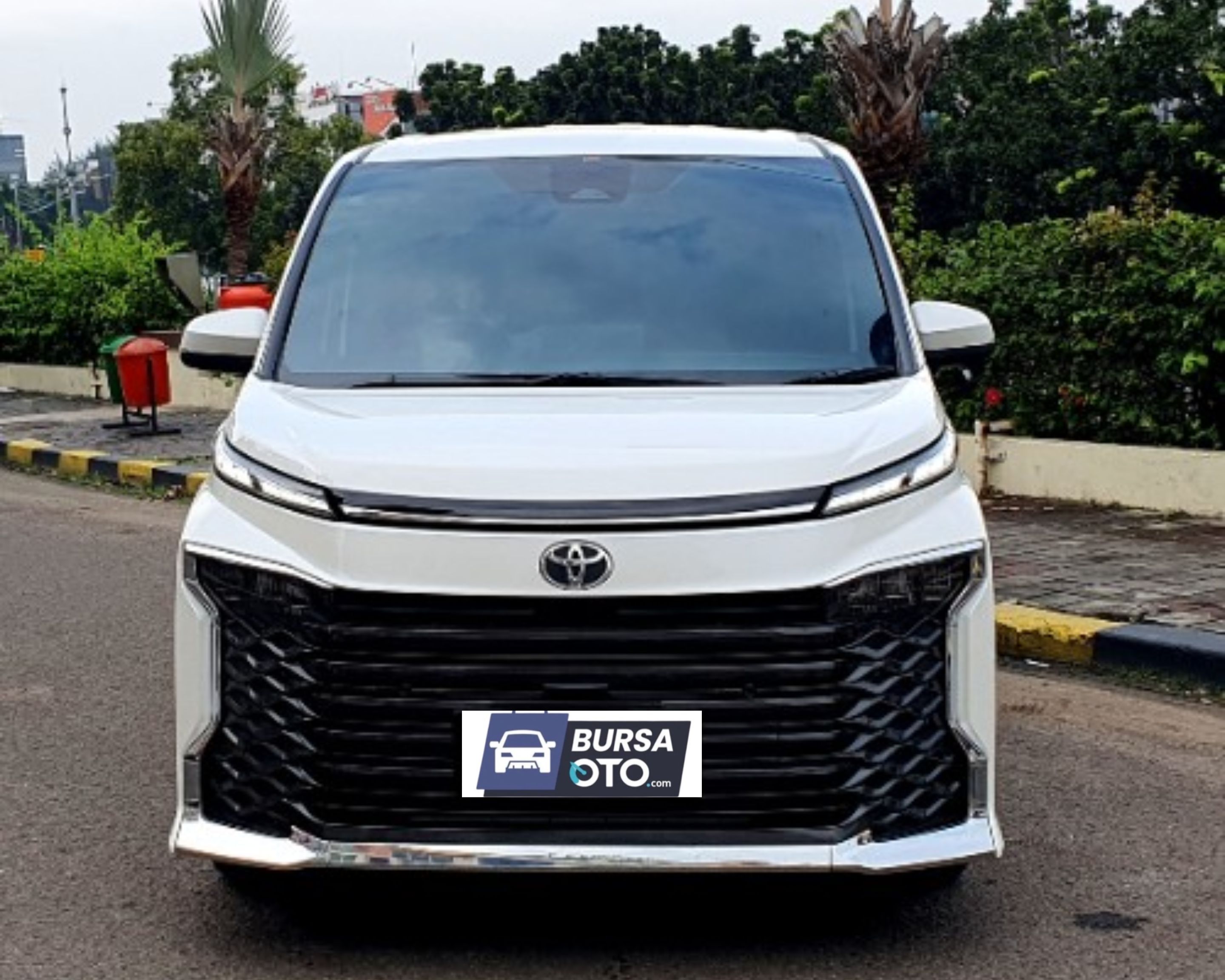 2024 Toyota Voxy 2.0 CVT