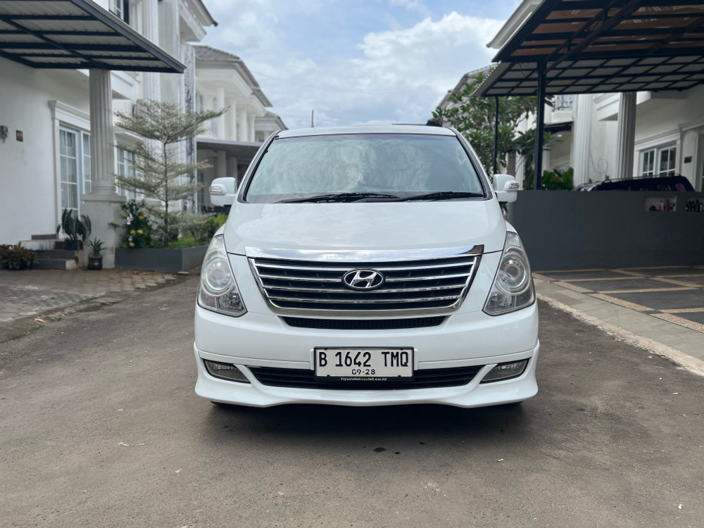 2013 Hyundai H1 2.4L XG AT Bekas 2013 Hyundai H1 2.4L XG AT Bekas