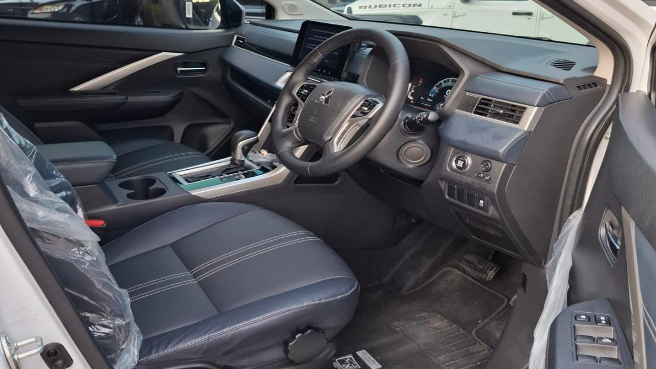 2024 Mitsubishi Xpander  CROSS 1.5L PLUS 4X2 AT 2024 Mitsubishi Xpander  CROSS 1.5L PLUS 4X2 AT