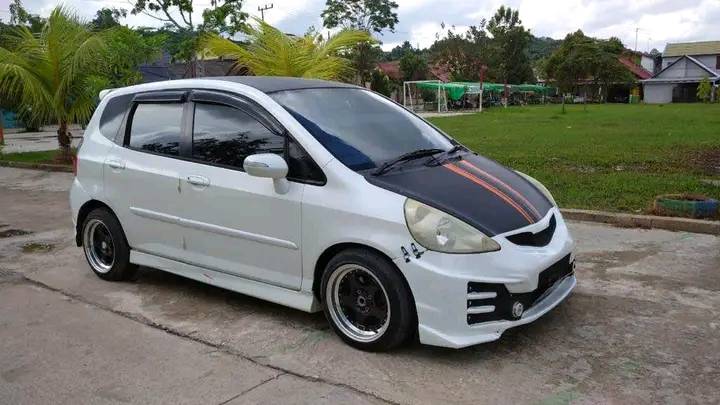 Second Hand 2008 Honda Jazz  V-TEC A/T Second Hand 2008 Honda Jazz  V-TEC A/T