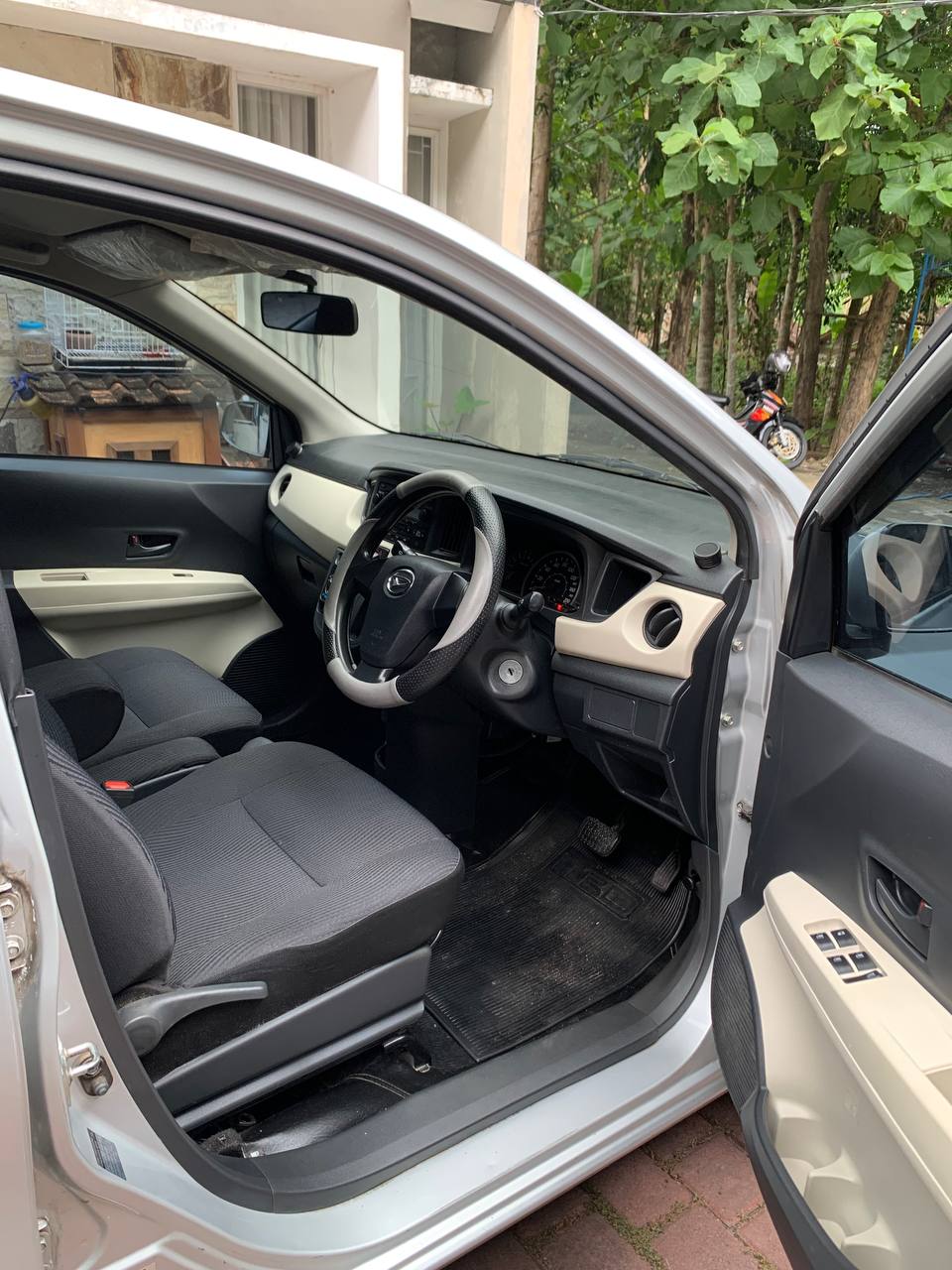 2018 Daihatsu Sigra  1.2 X AT 2018 Daihatsu Sigra  1.2 X AT