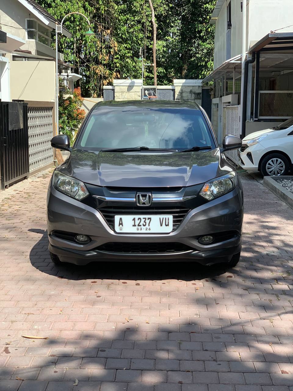 2016 Honda HRV  E CVT Bekas 2016 Honda HRV  E CVT Bekas