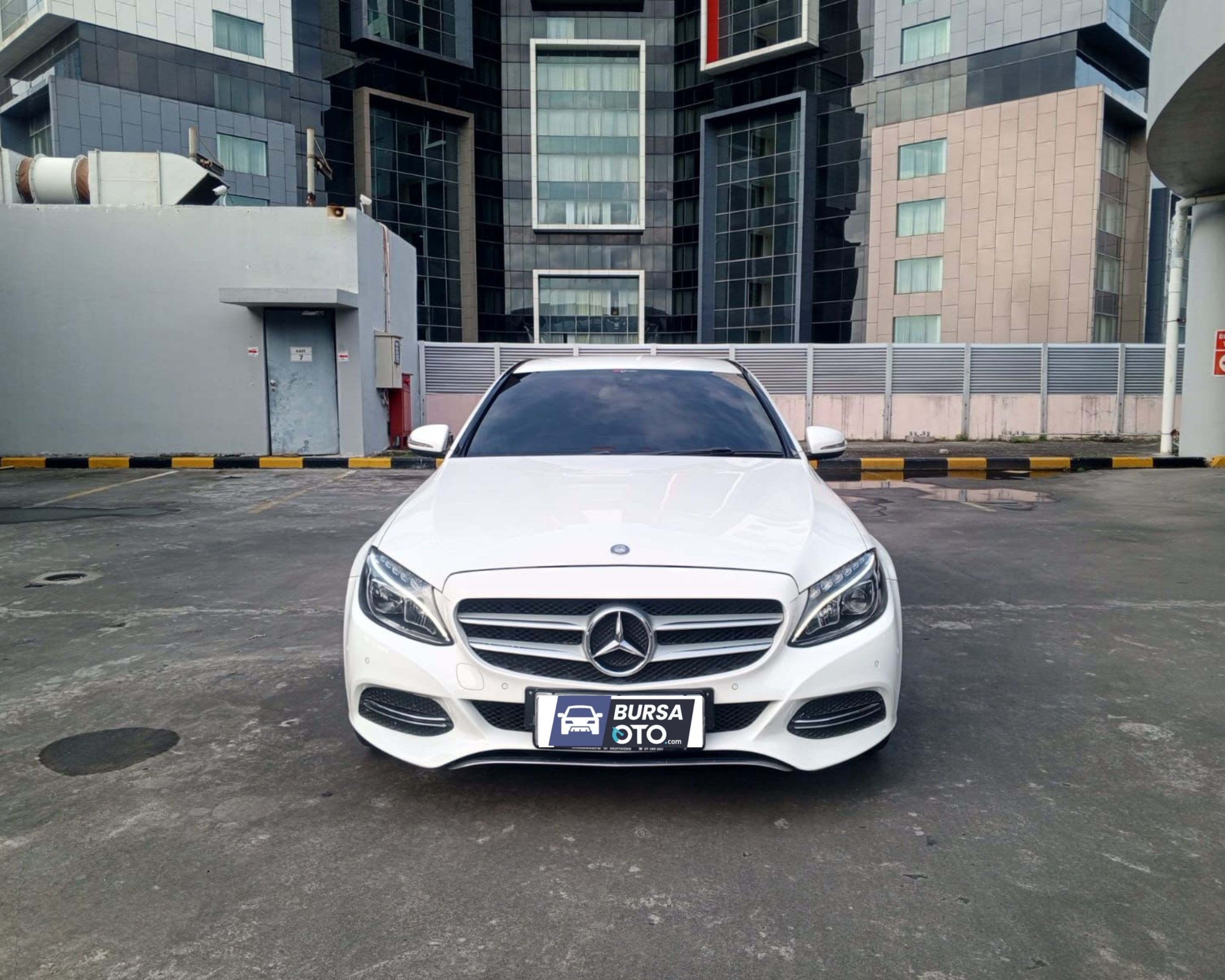 2014 Mercedes Benz C-Class Sedan Bekas 2014 Mercedes Benz C-Class Sedan Bekas