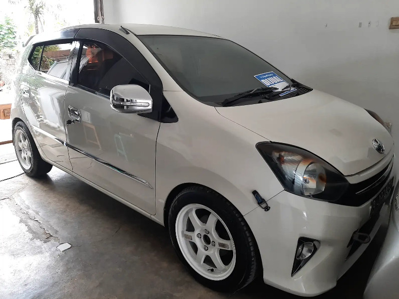 2015 Toyota Agya 1.0L G A/T 2015 Toyota Agya 1.0L G A/T