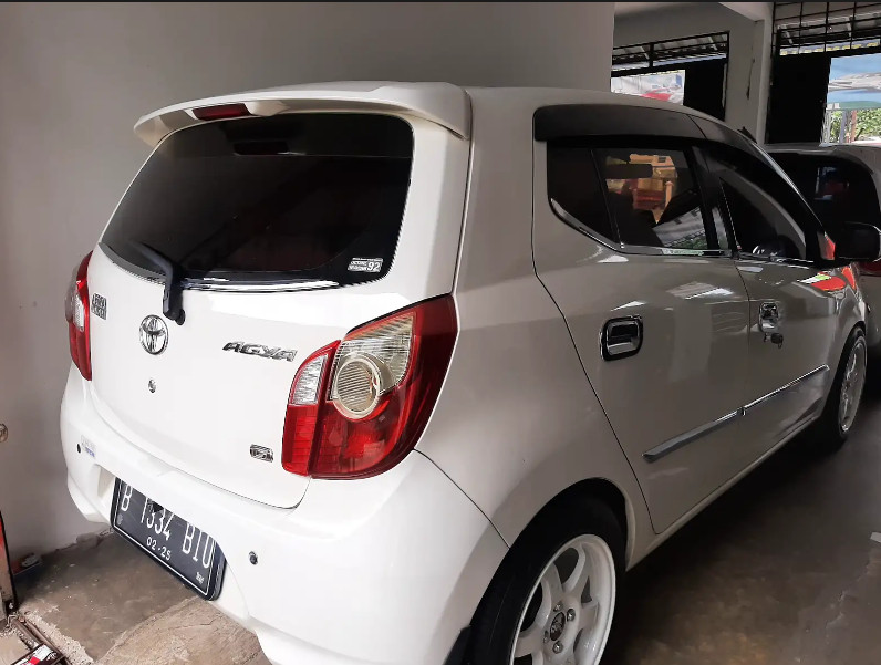 2015 Toyota Agya 1.0L G A/T 2015 Toyota Agya 1.0L G A/T