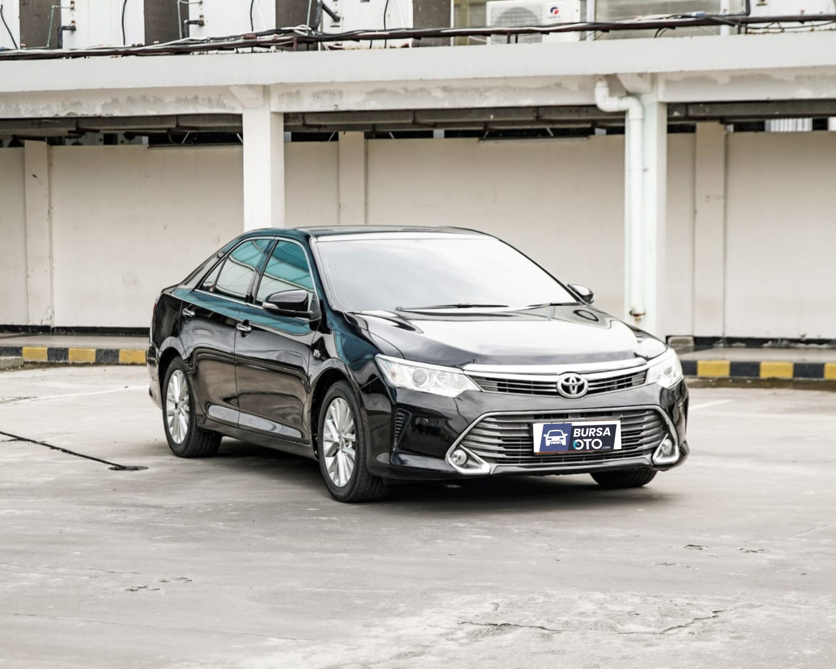 2016 Toyota Camry V 2.5L AT