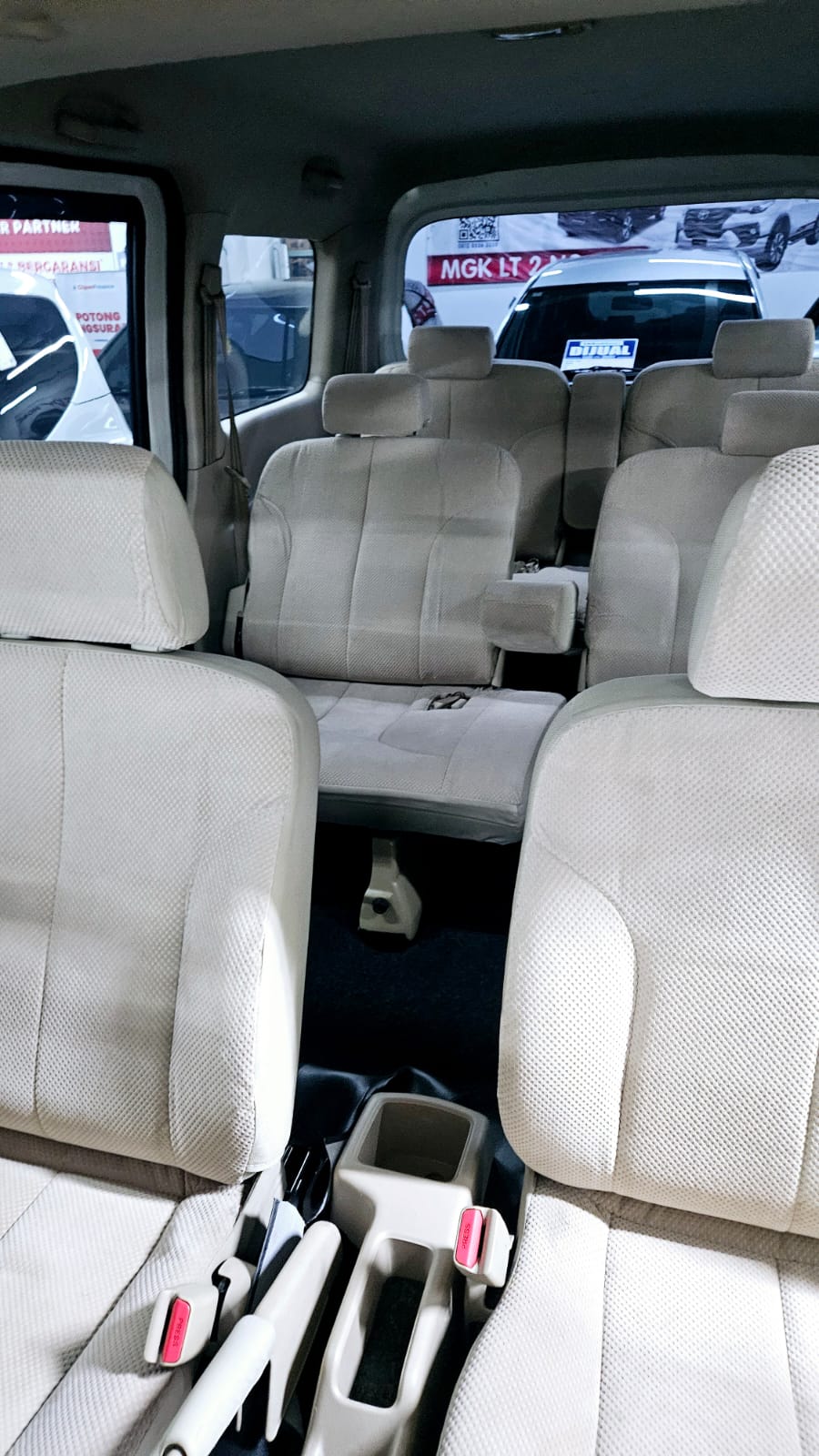 2013 Daihatsu Luxio  X AT 2013 Daihatsu Luxio  X AT