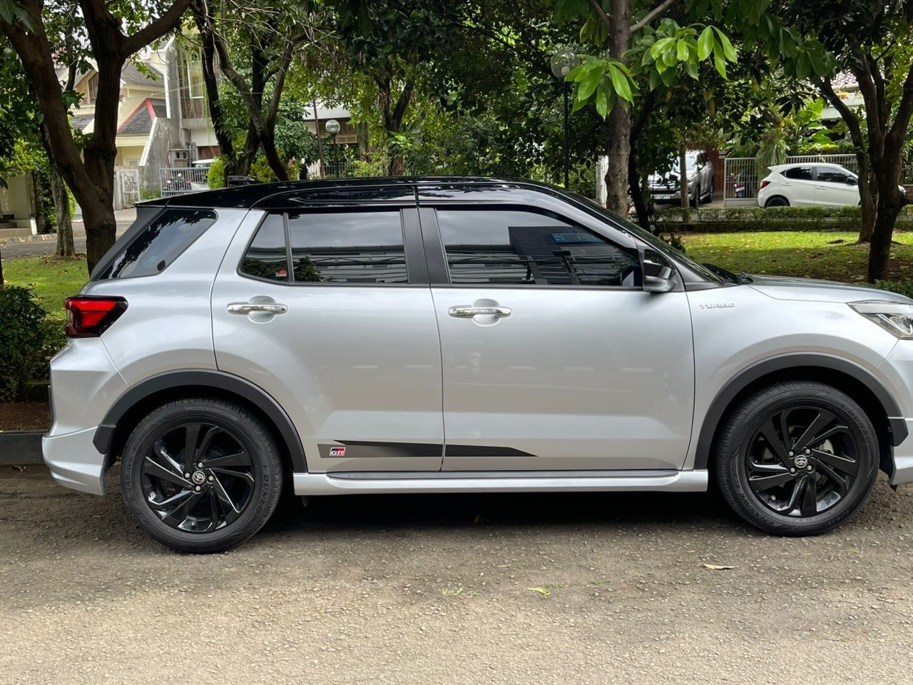 2021 Toyota Raize 1.0T GR CVT TSS TWO TONE 2021 Toyota Raize 1.0T GR CVT TSS TWO TONE