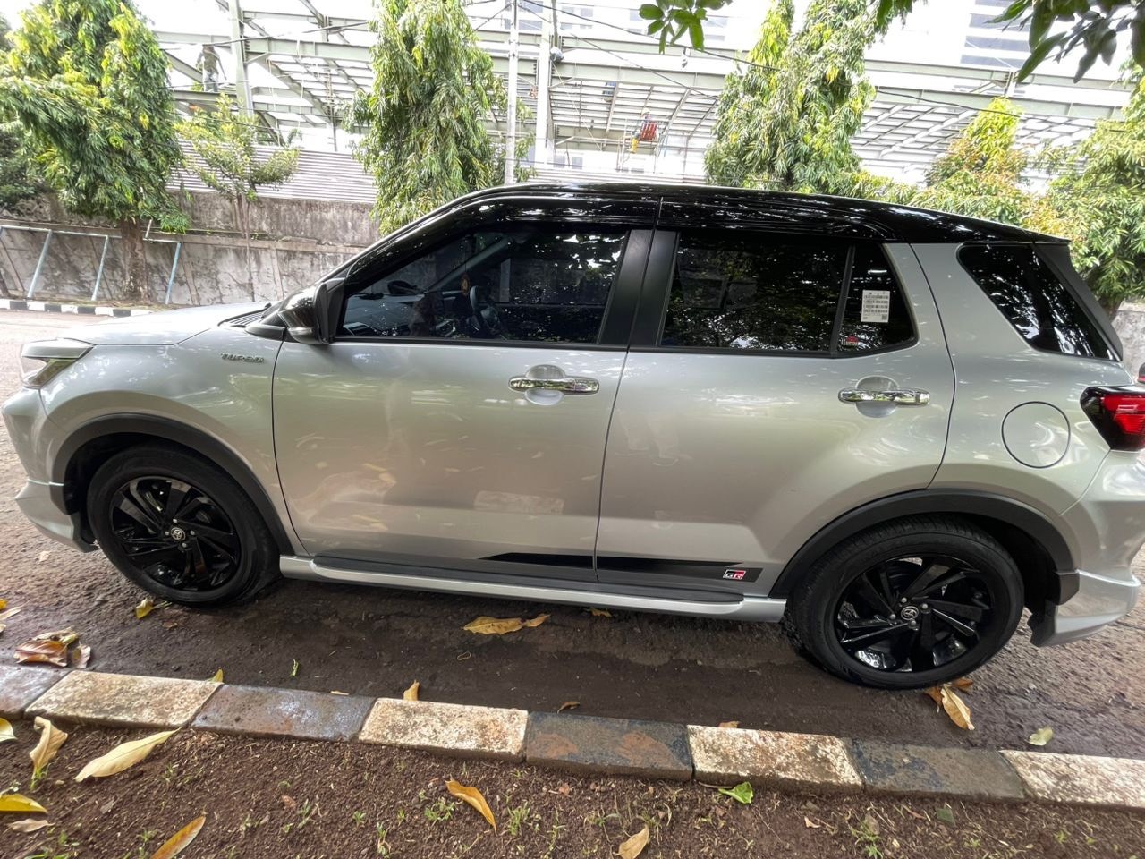 2021 Toyota Raize 1.0T GR CVT TSS TWO TONE 2021 Toyota Raize 1.0T GR CVT TSS TWO TONE