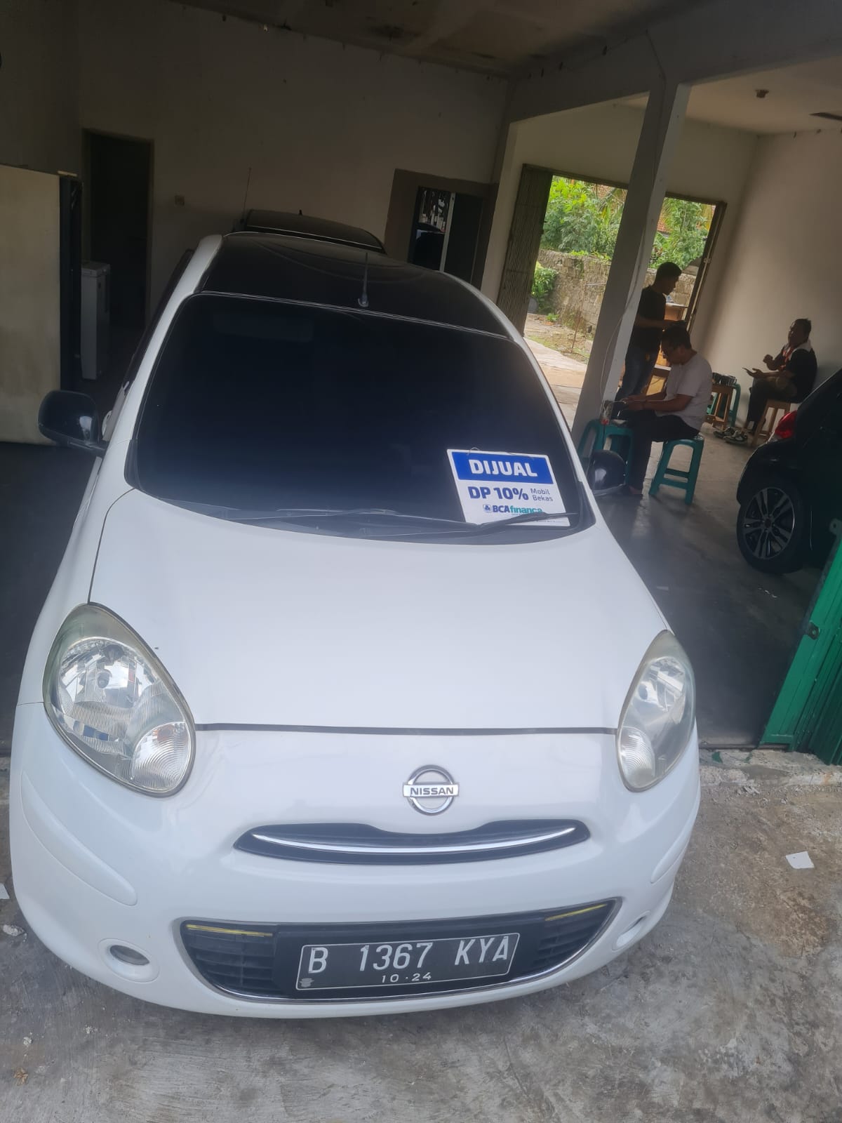 2013 Nissan March  1.2 AT Bekas 2013 Nissan March  1.2 AT Bekas