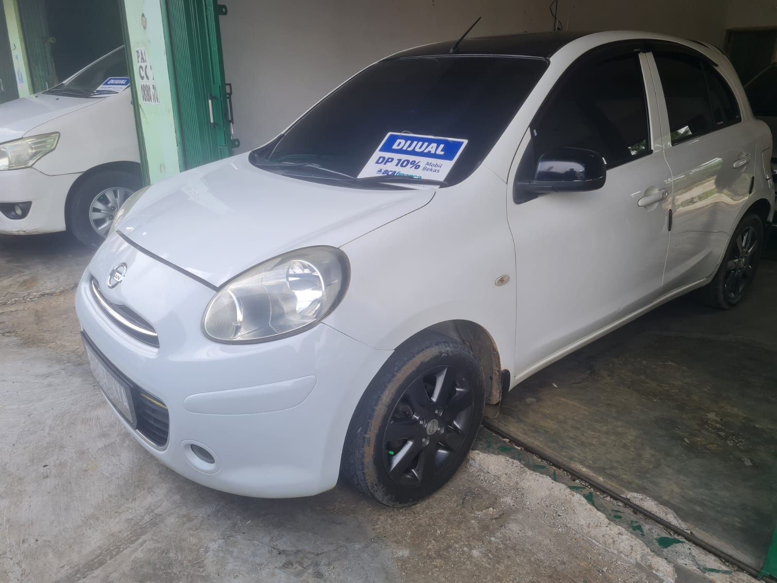 2013 Nissan March  1.2 AT 2013 Nissan March  1.2 AT