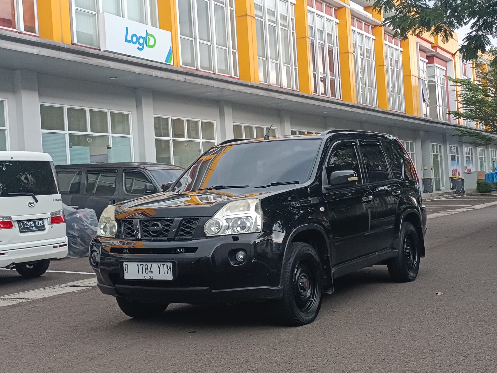 2011 Nissan X Trail 2.0L 2WD 2011 Nissan X Trail 2.0L 2WD