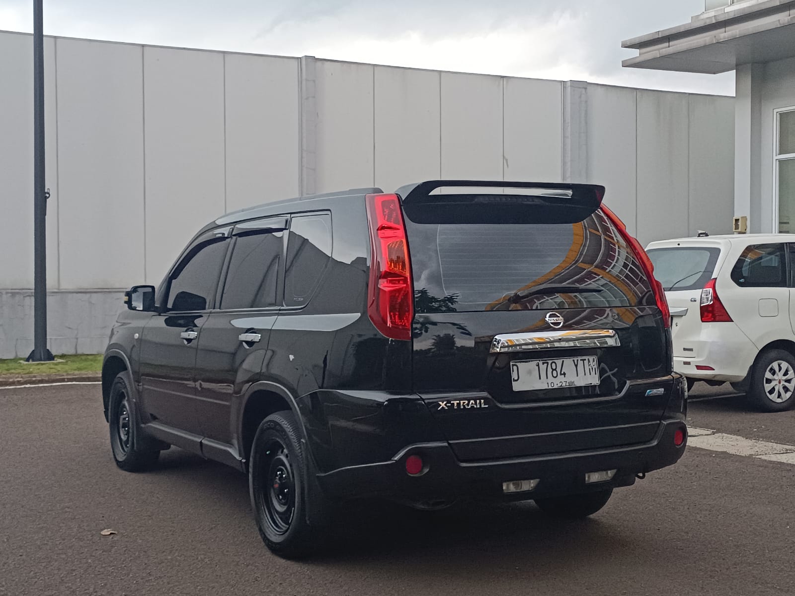 2011 Nissan X Trail 2.0L 2WD 2011 Nissan X Trail 2.0L 2WD