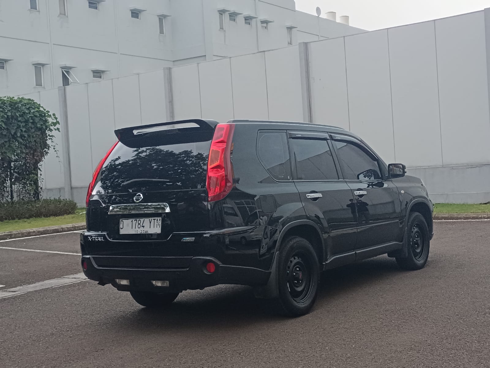 2011 Nissan X Trail 2.0L 2WD 2011 Nissan X Trail 2.0L 2WD