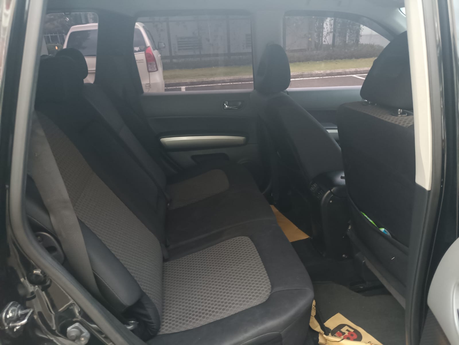 2011 Nissan X Trail 2.0L 2WD 2011 Nissan X Trail 2.0L 2WD