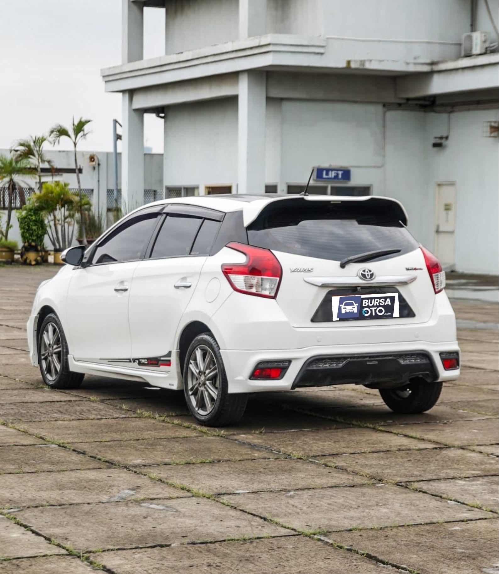 2015 Toyota Yaris 2015 Toyota Yaris