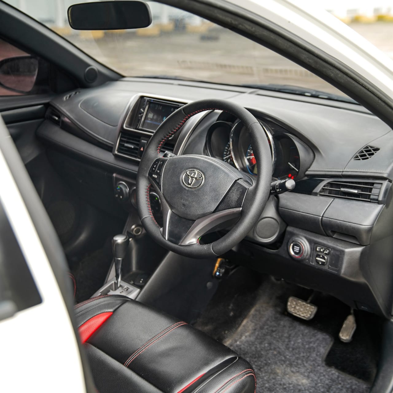 2015 Toyota Yaris 2015 Toyota Yaris